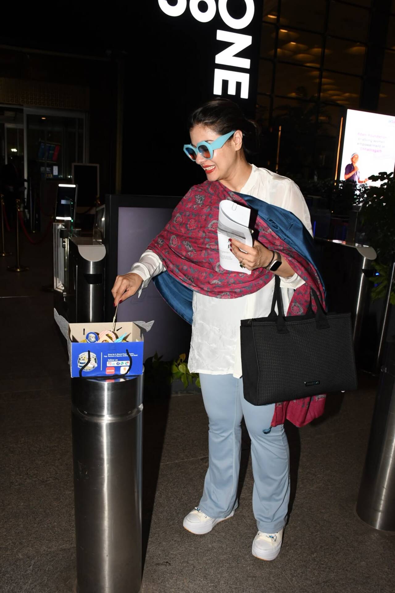 Kajol celebrated her 52nd birthday with the paparazzi at the airport. The actor cut a birthday cake, interacted warmly with photographers, and happily posed for pictures.